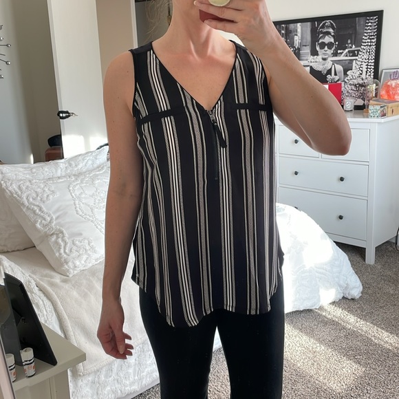 Candie’s Tank Top - Picture 1 of 4